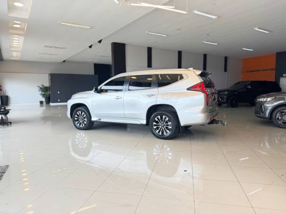MITSUBISHI PAJERO SPORT 2.4 16V MIVEC TURBO DIESEL HPE-S AWD AUTOMÁTICO